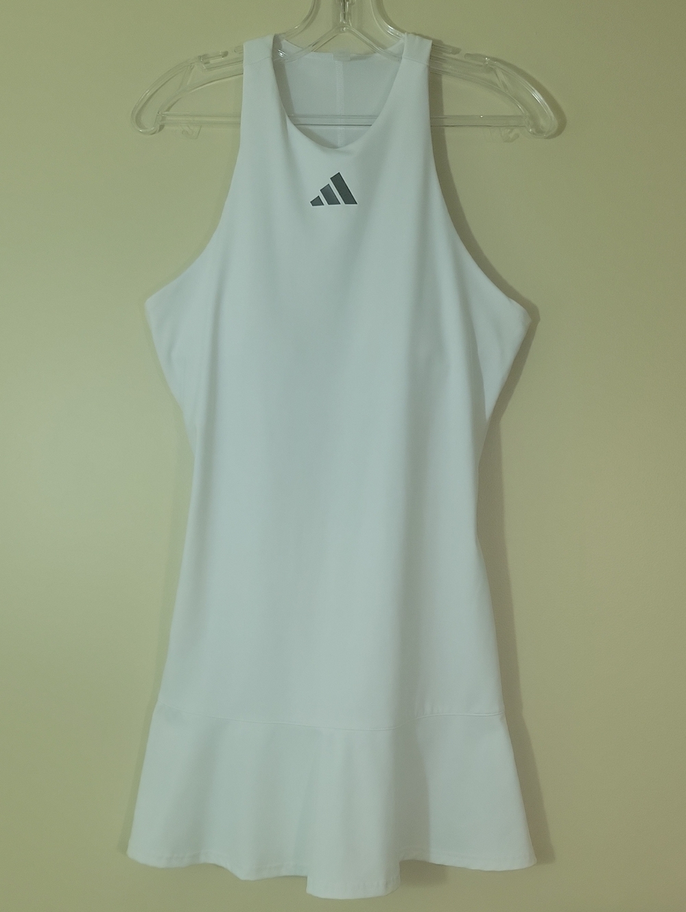 Adidas Women's Tennis dress sz Medium  White  Dress with bra +cups  Heat dry